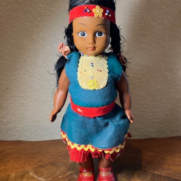 Vintage 1950's Poseable Native American Doll 11" Made in Hong Kong - Picture 1 of 7